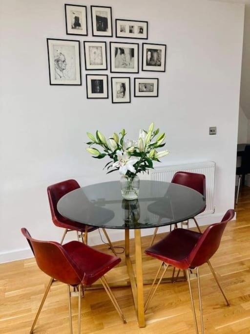 Apartmán Lovely 2-Bed Flat With Well Equipped Kitchen Ealing Exteriér fotografie